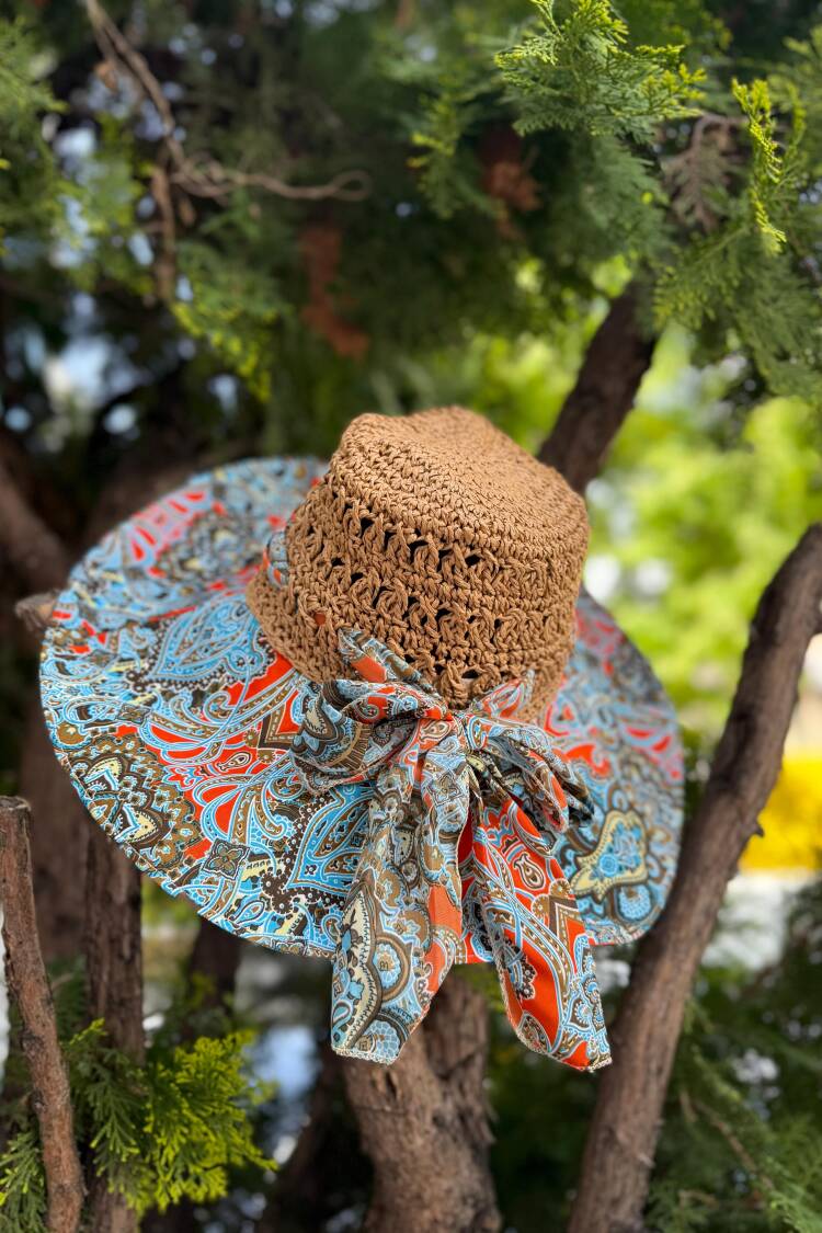 Patterned Wide Brimmed Straw Hat
