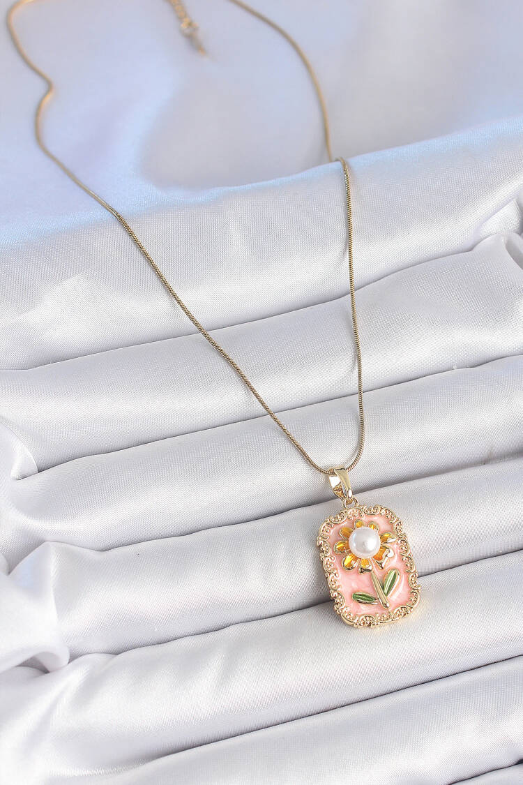 316l Steel Gold Color Chain Pink Enameled Pearl Chamomile Model Portrait Model Women Necklace