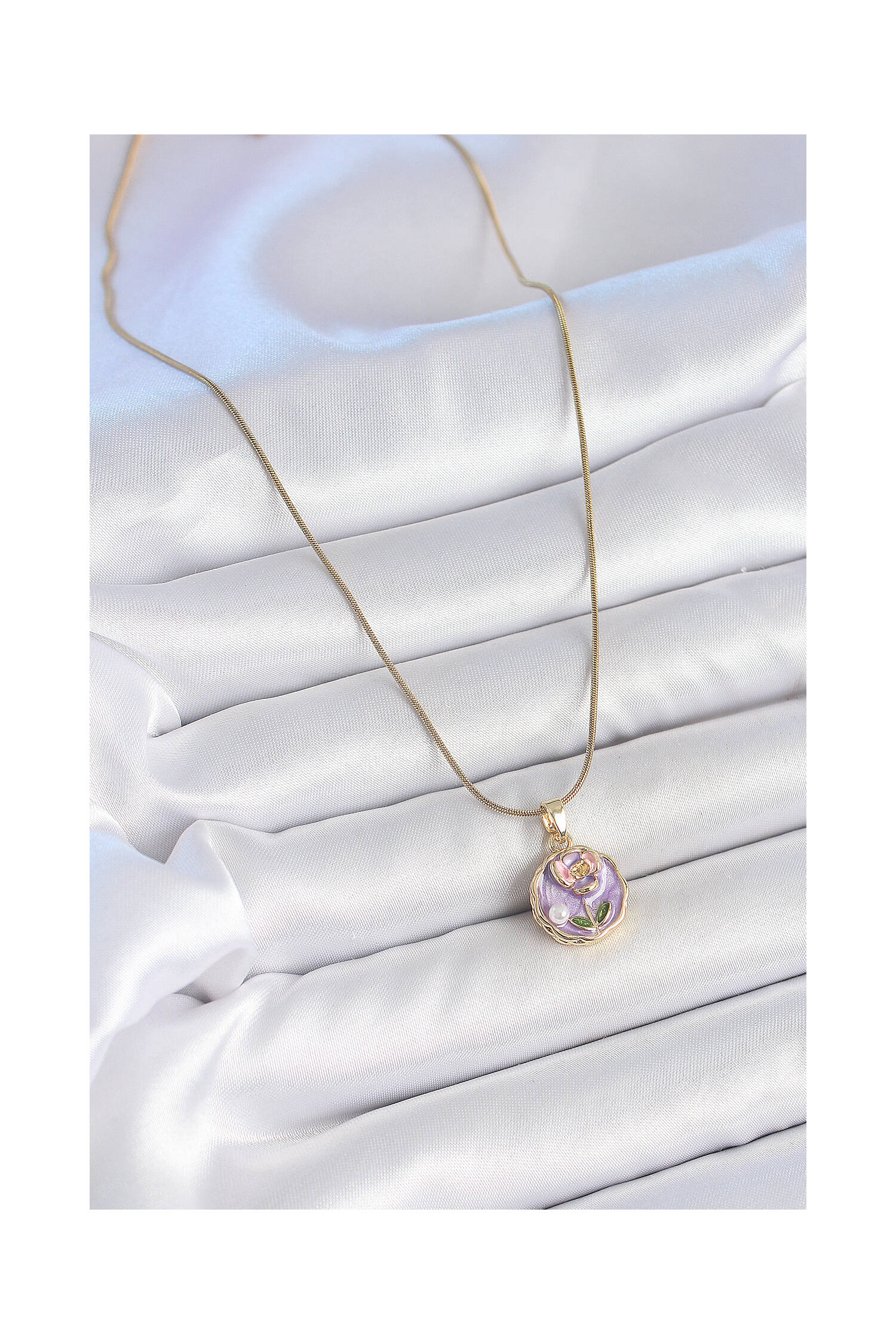 316l Steel Gold Color Chain Purple Minimal Flower Embroidered Pearl Detail Portrait Model Woman Necklace - Brand: Ebijuteri - Women's Clothing Wholesale - Globality Store