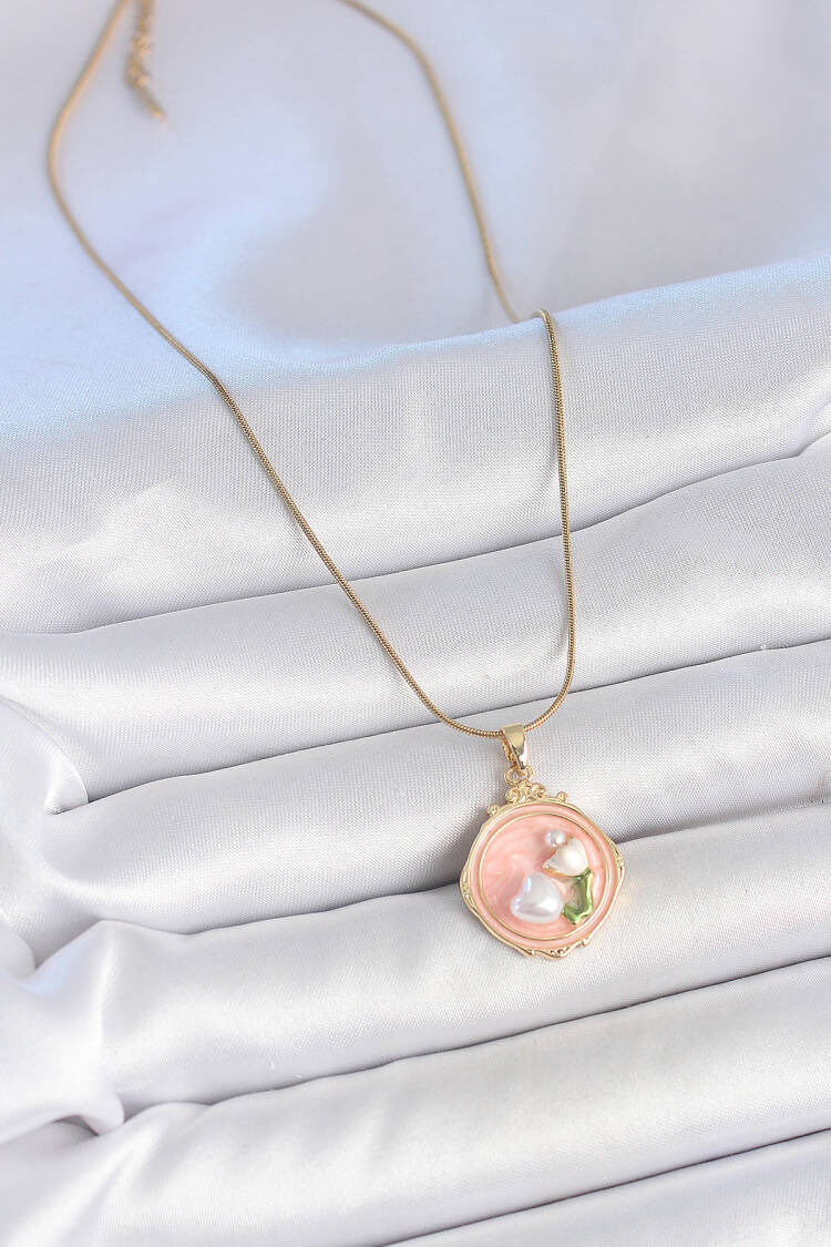 316l Steel Gold Color Chain Pink Enameled Pearl Flower Embroidered Portrait Model Women Necklace