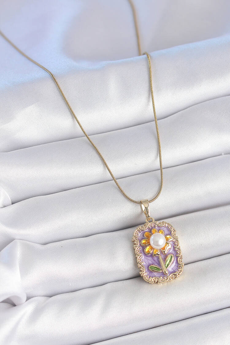 316l Steel Gold Color Chain Purple Enameled Pearl Chamomile Embroidered Portrait Model Women Necklace