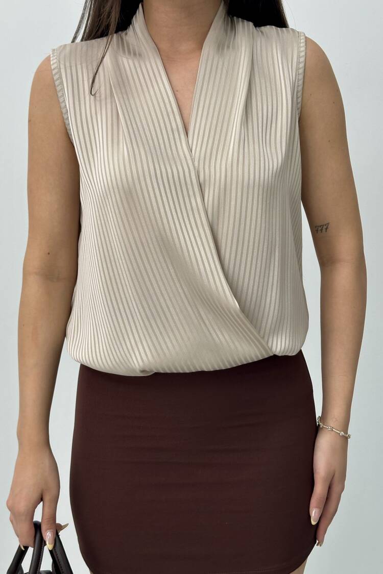 Double Breasted Zero Sleeve Blouse