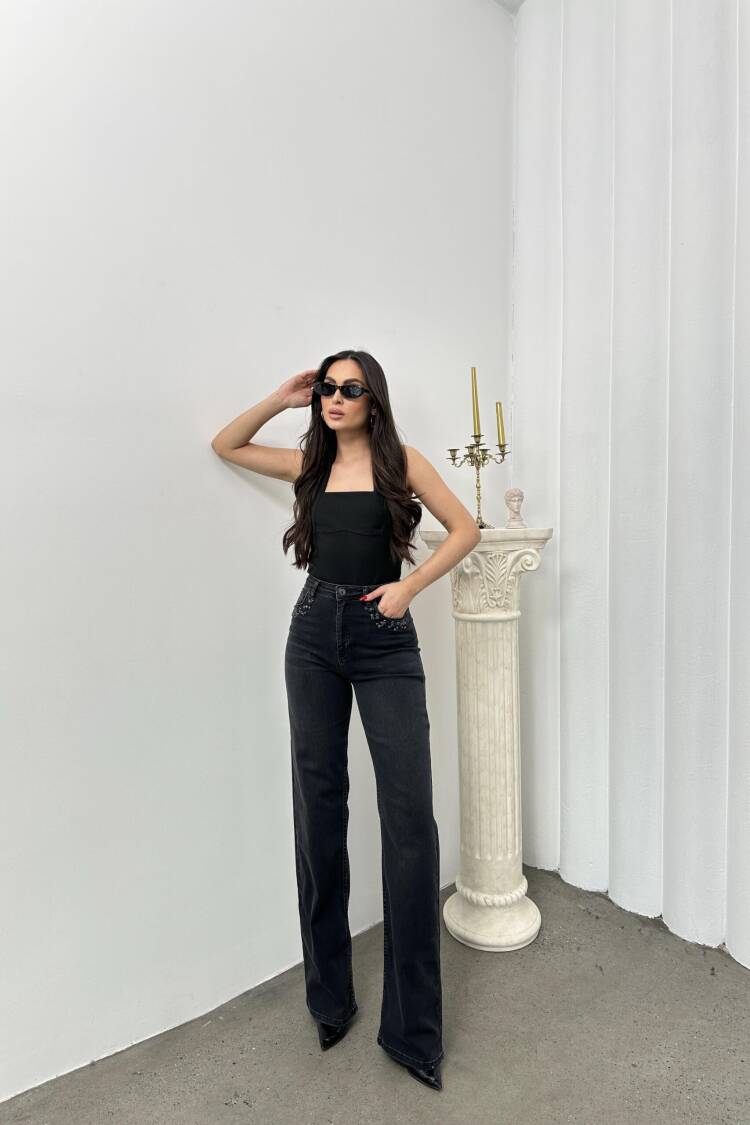 High Waist Pocket Stone Embroidery DetailedJeans