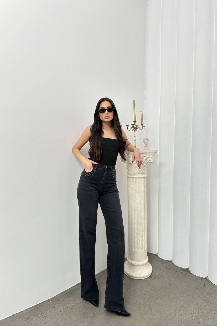 High Waist Pocket Stone Embroidery DetailedJeans