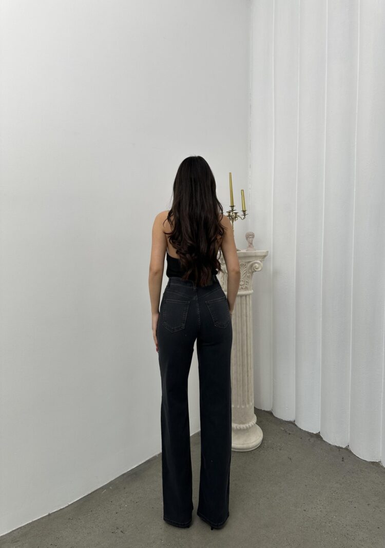 High Waist Pocket Stone Embroidery DetailedJeans