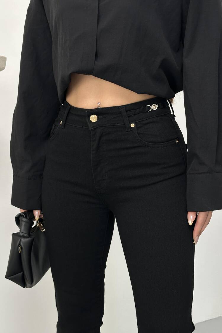 High Waist Belt Buckle Detailed Half Spanish LegJeans