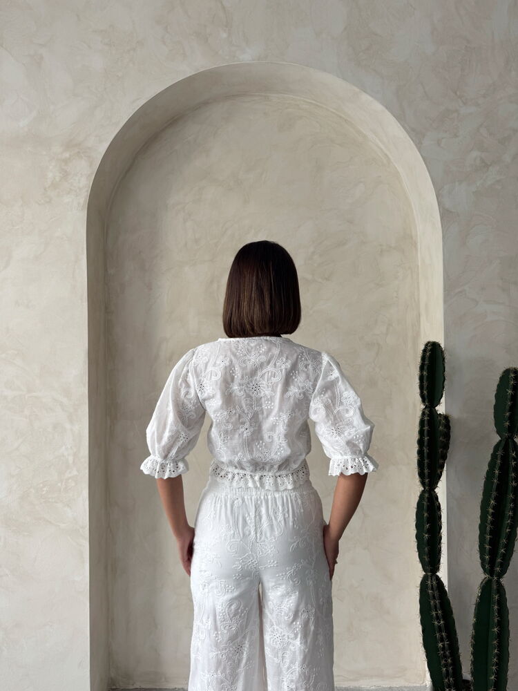 Floral Detailed Embroidered Blouse