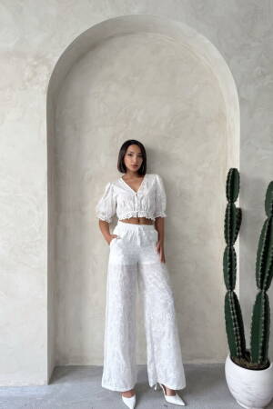 Floral Detailed Embroidered Blouse - Brand: Topshow - Women's Clothing Wholesale - Globality Store