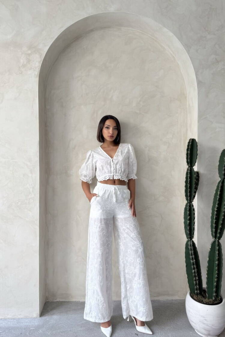 Floral Detailed Embroidered Blouse