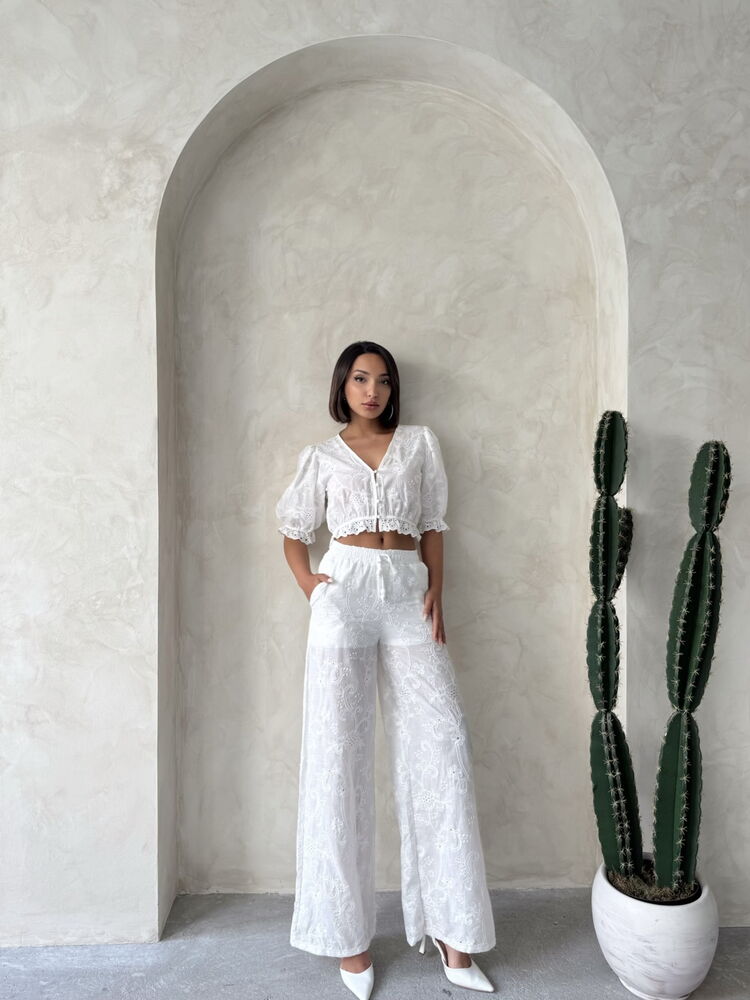 Floral Detailed Embroidered Blouse