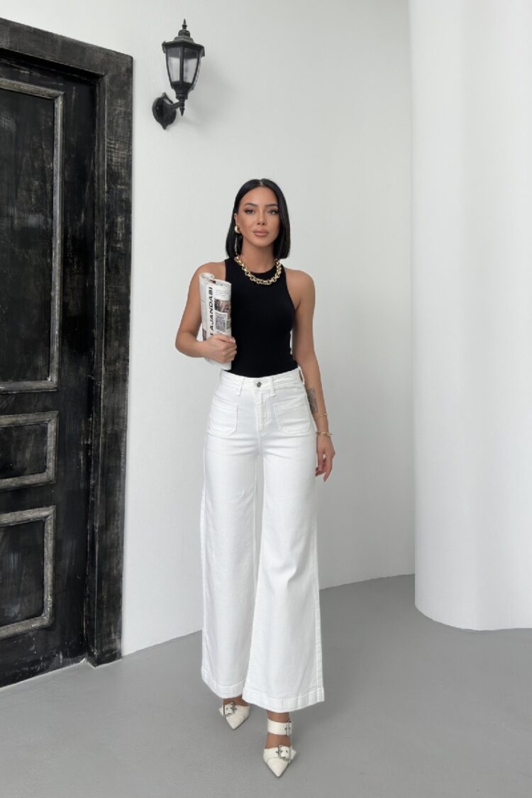 Front Pocket Detailed Jeans