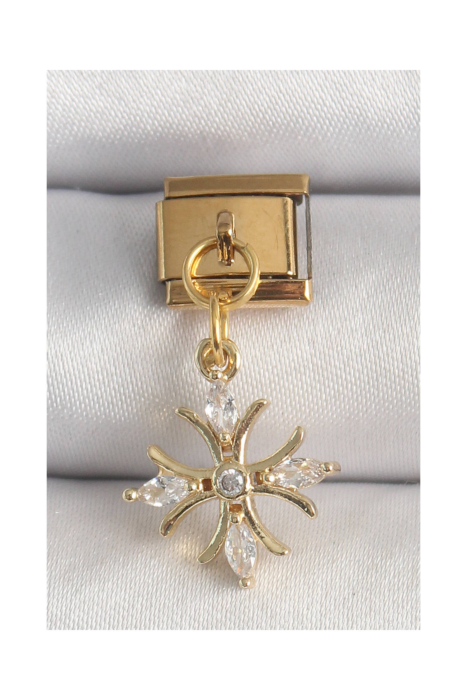 316l Steel Gold Color Rocking Zircon Stone Snowflake Model Nomination Charm - Brand: Ebijuteri - Women's Clothing Wholesale - Globality Store
