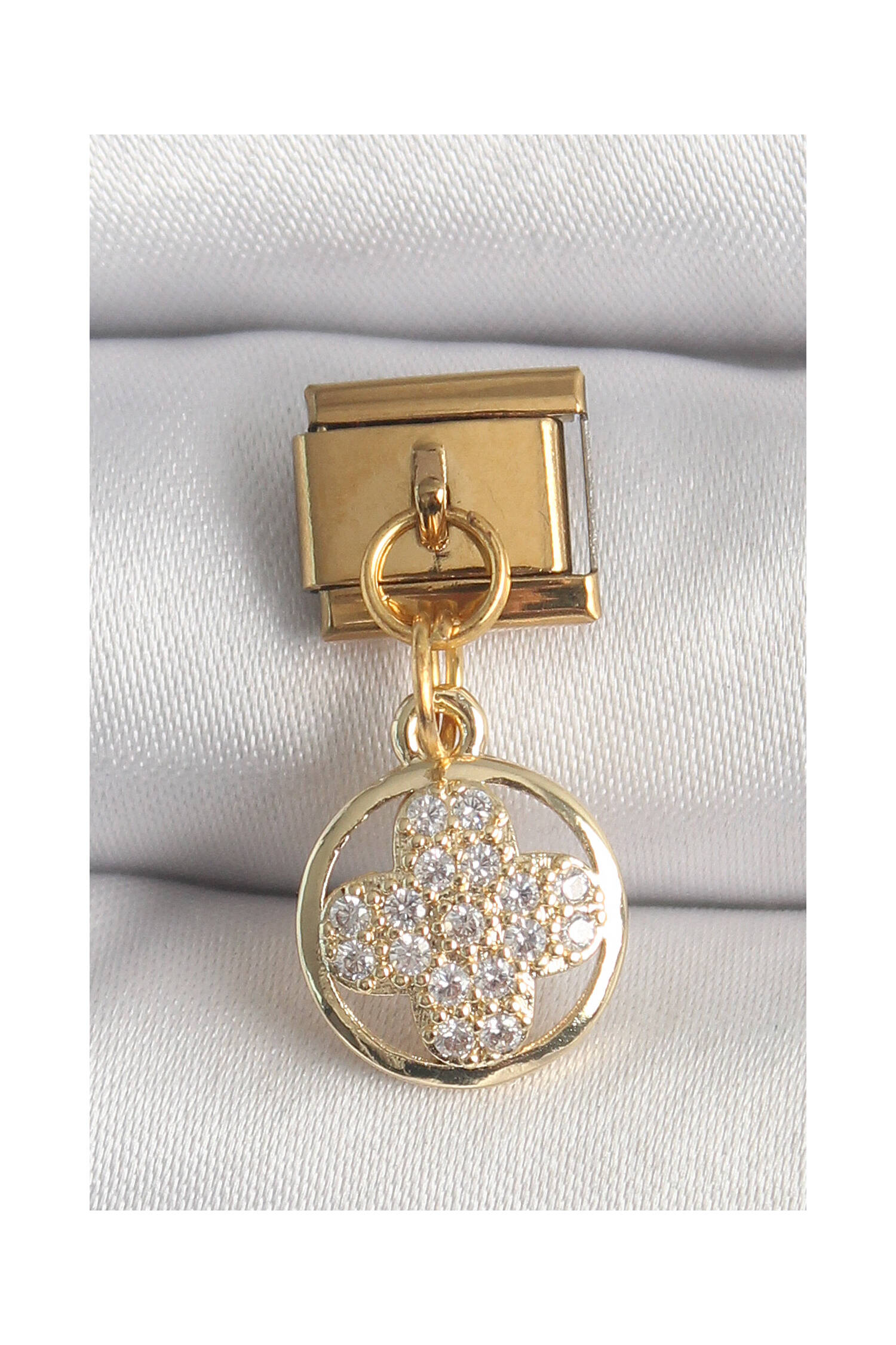 316l Steel Gold Color Rocking Zircon Stone Clover Model Nomination Charm - Brand: Ebijuteri - Women's Clothing Wholesale - Globality Store