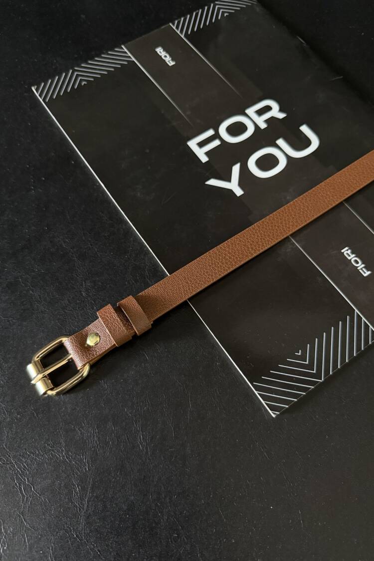 Slim Women's Belt With Square Buckle