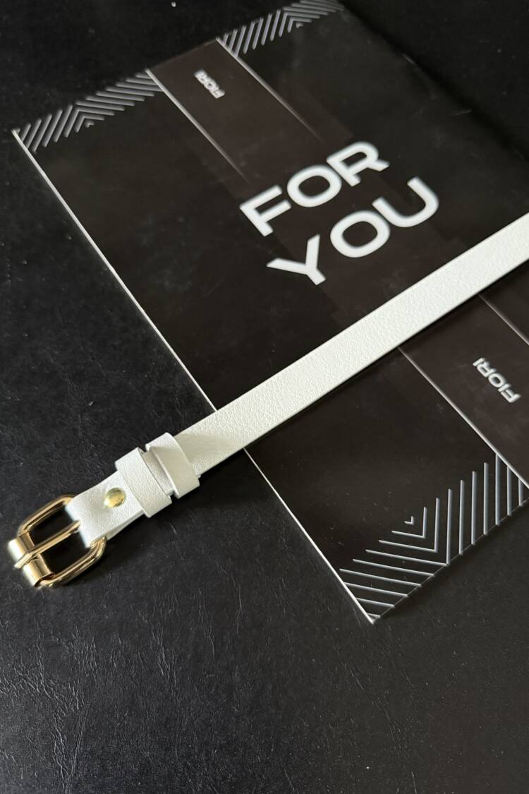 Slim Women's Belt With Square Buckle