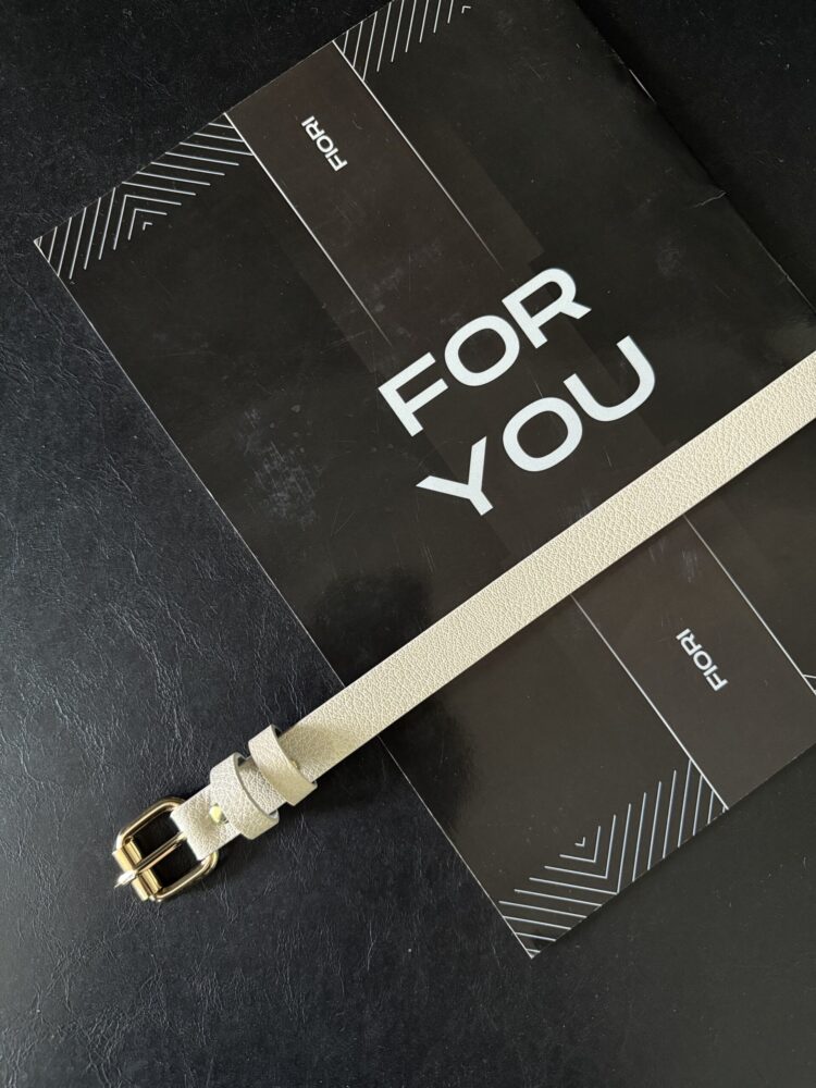 Slim Women's Belt With Square Buckle