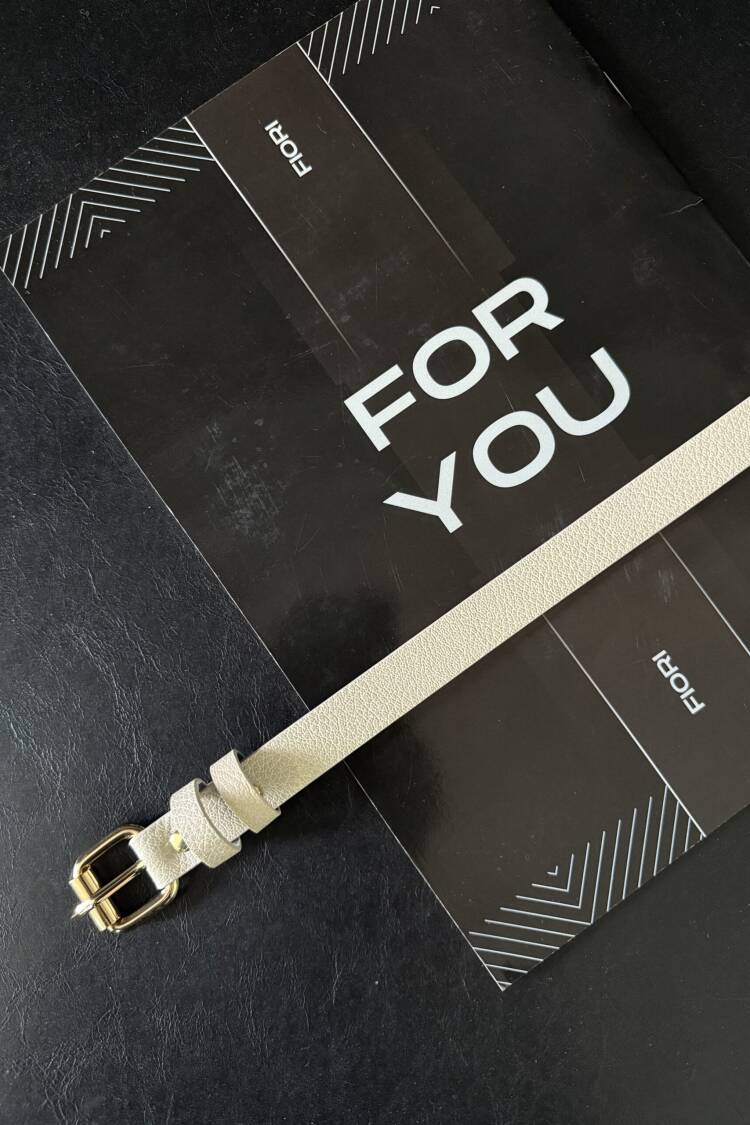Slim Women's Belt With Square Buckle