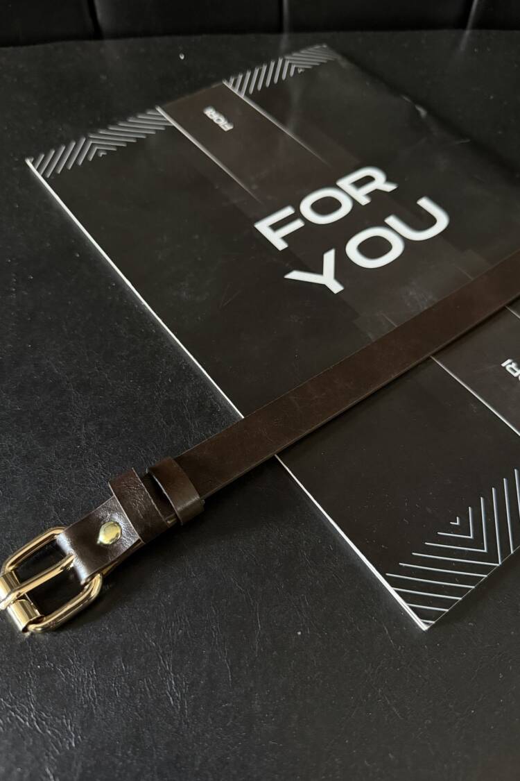 Slim Women's Belt With Square Buckle