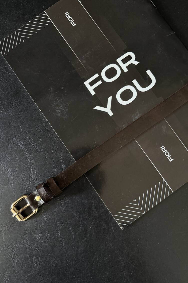 Slim Women's Belt With Square Buckle