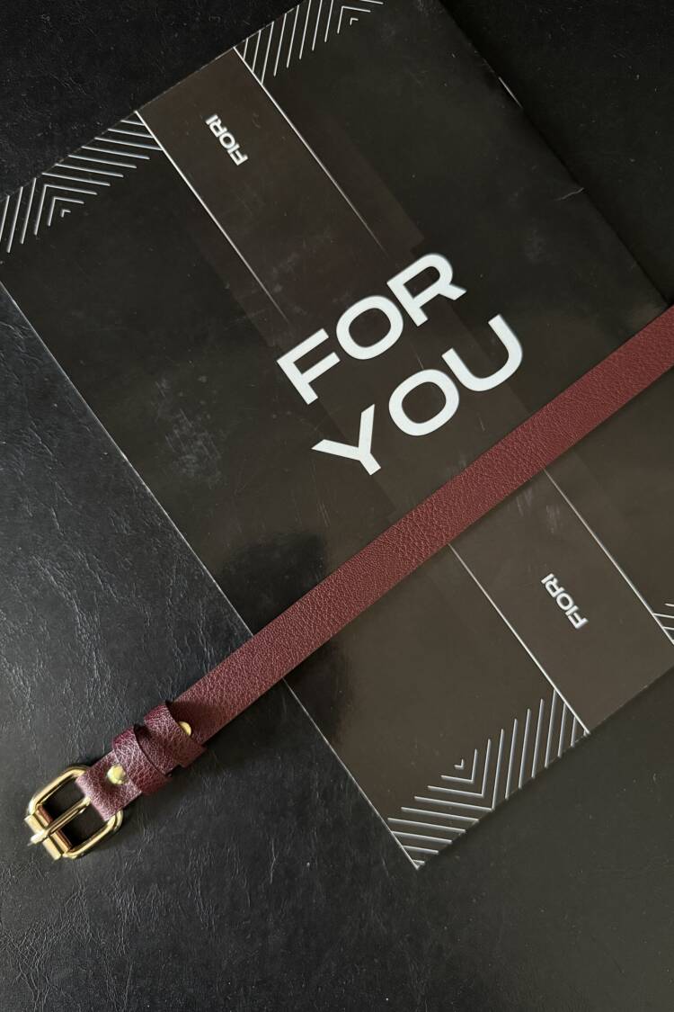 Slim Women's Belt With Square Buckle