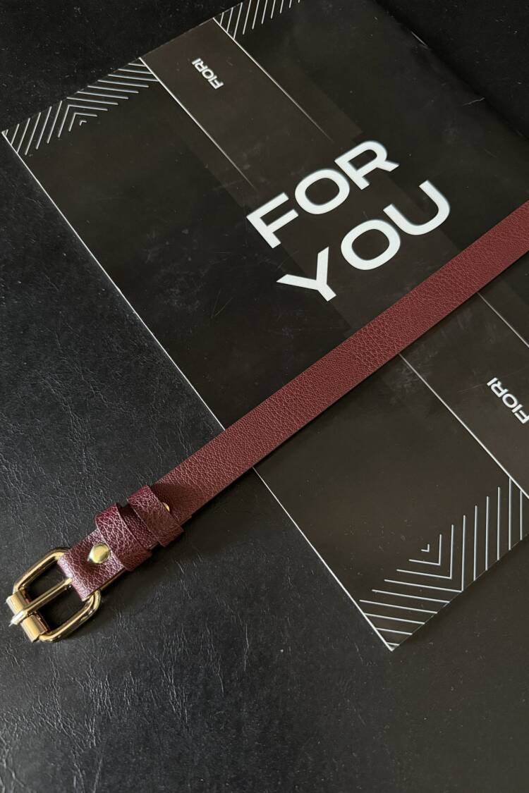 Slim Women's Belt With Square Buckle