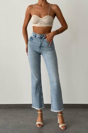 High Waist Stone Embroidery Detailed LightJeans Pants - Brand: LACARINO - Women's Clothing Wholesale - Globality Store