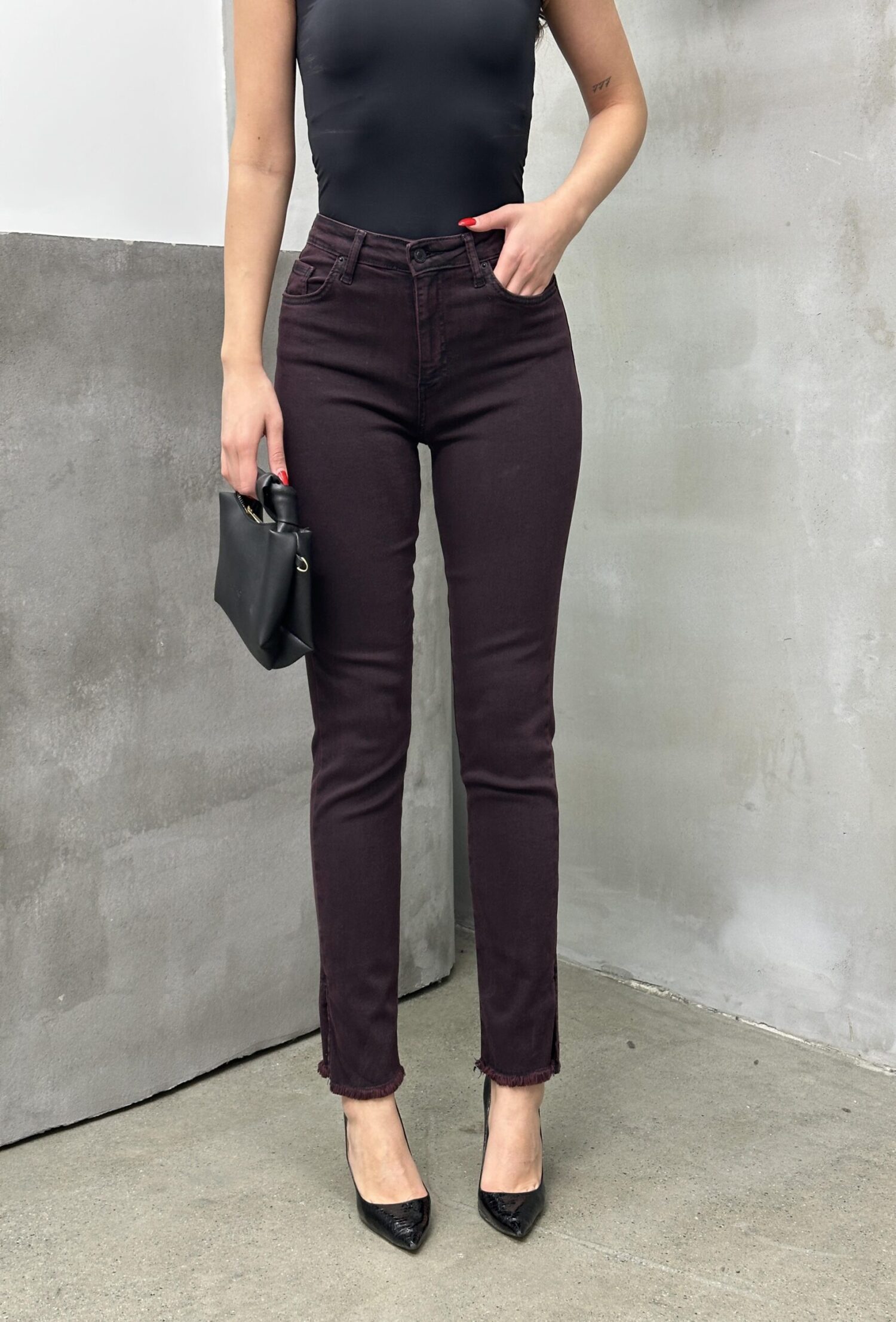 High Waist Leg Dirty Sewing Detailed Side Slit Burgundy Jeans - Brand: LACARINO - Women's Clothing Wholesale - Globality Store