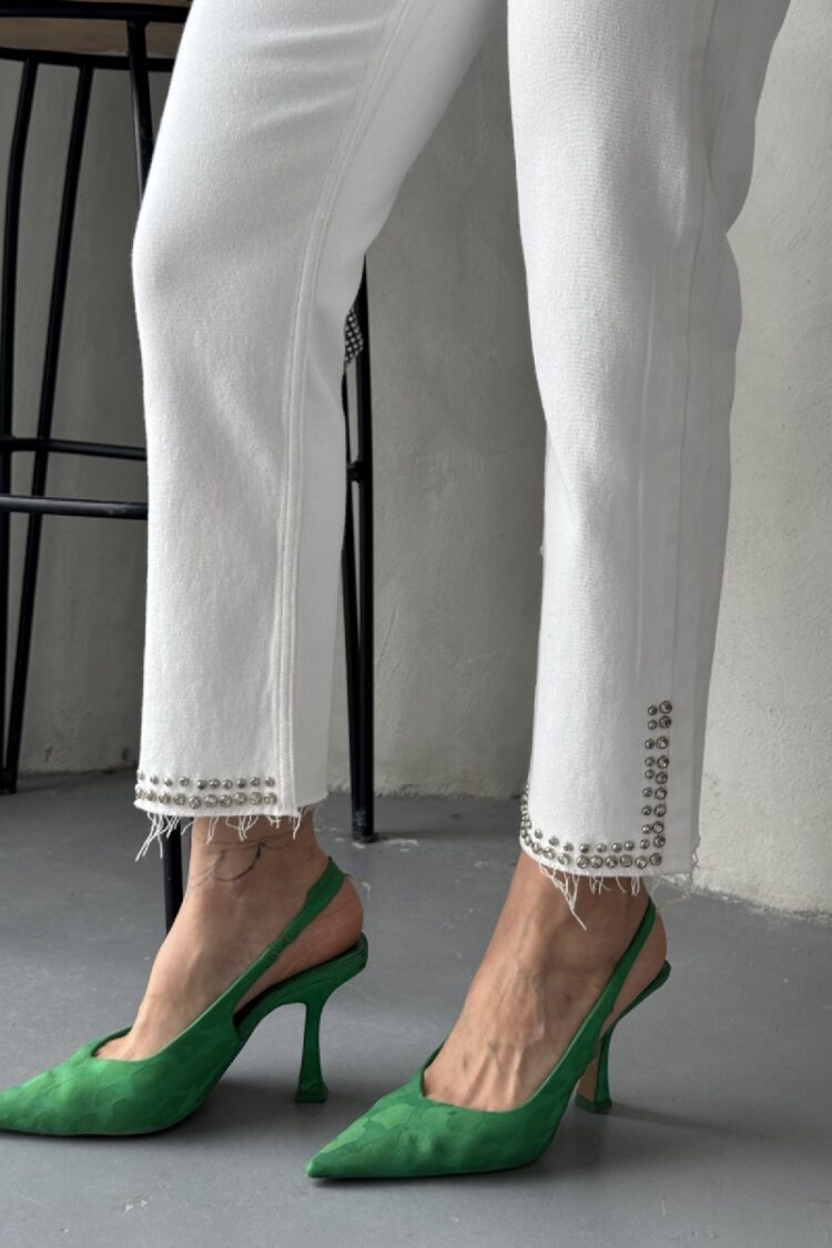 Mom Fit Jeans With Stones