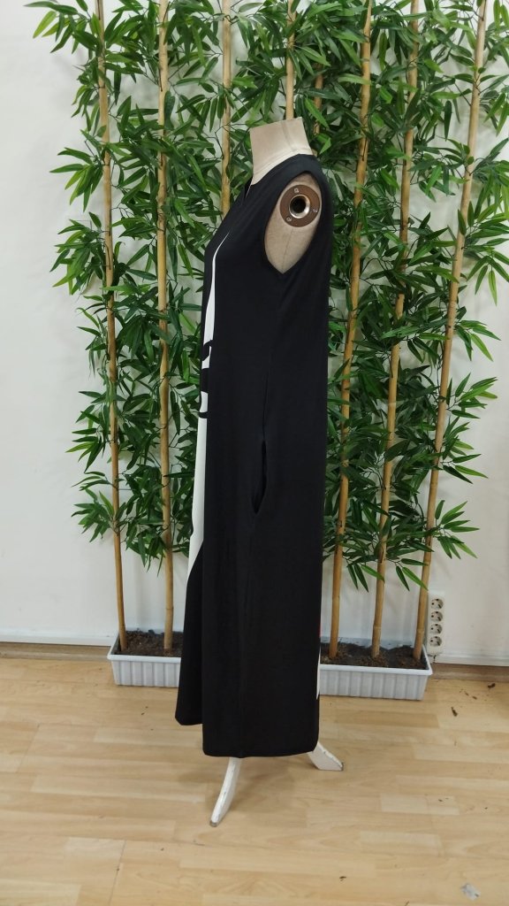 Women's Zero Sleeve V Neck Women's Face Pattern Suprem Dress - Black