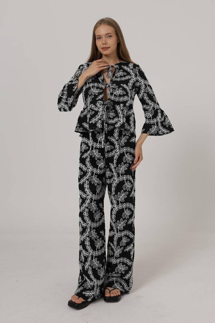 Embroidered Oversize Pants