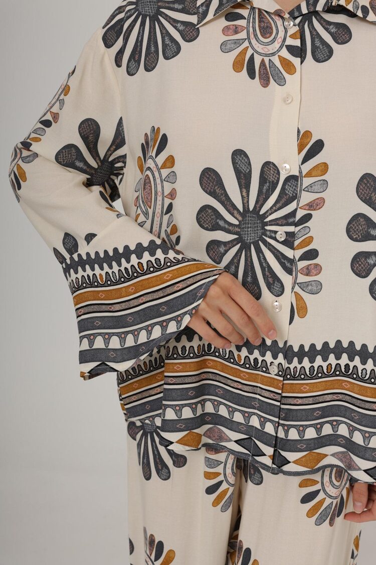 Patterned Sleeves Ruffle Trousers Set
