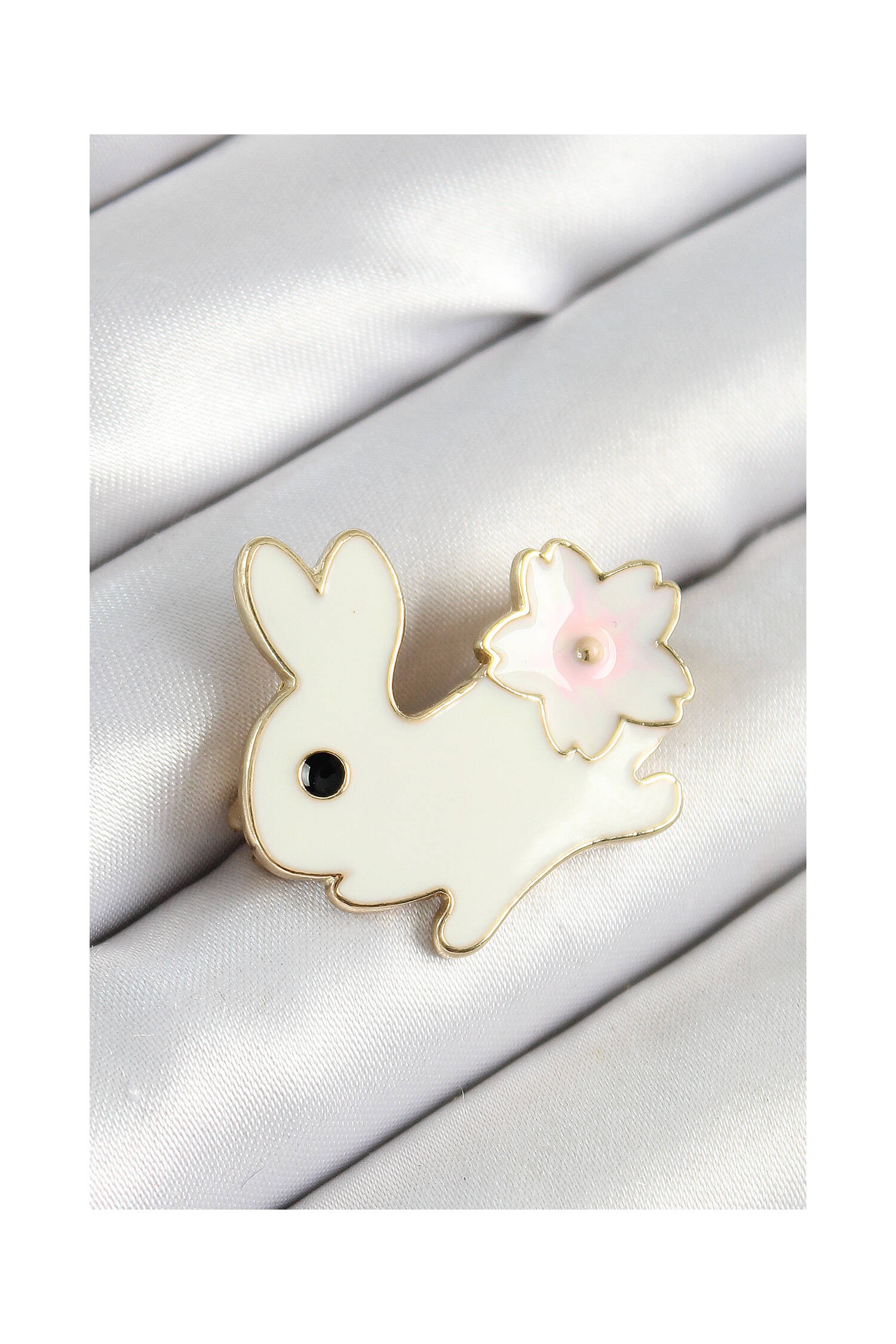 Enameled Flower Detailed Cream Rabbit Figured Gold Color Women Brooch - Brand: Ebijuteri - Women's Clothing Wholesale - Globality Store