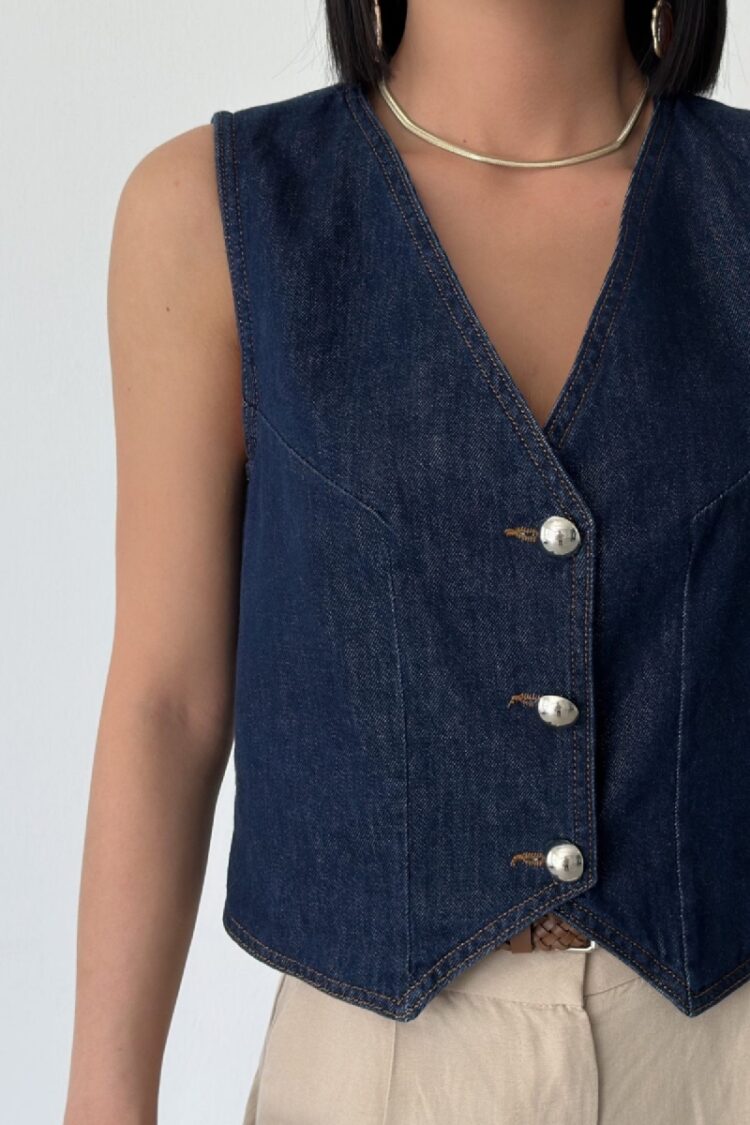 Buttoned Vest