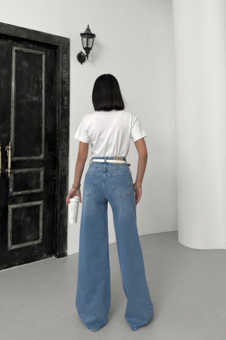 Wide Leg Jeans
