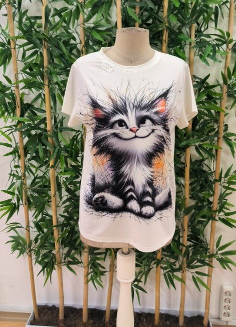 Women's Short Sleeve Crew Neck Cat Printed Suprem Blouse - White