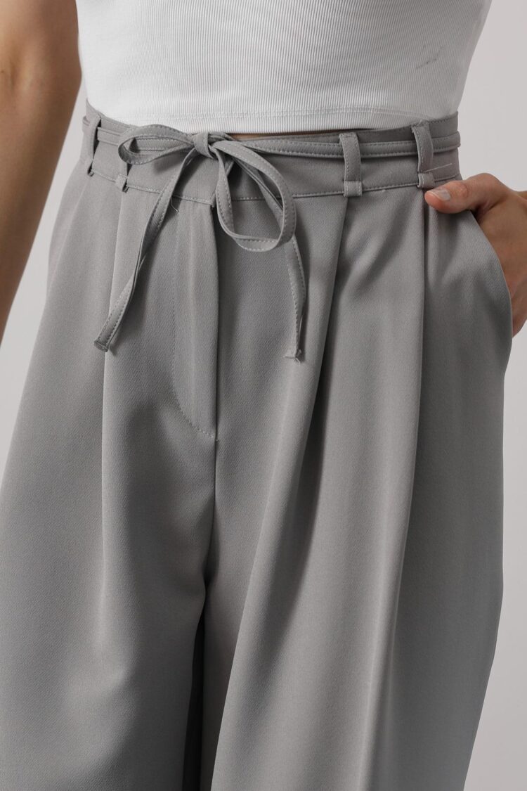 Pleated Lace-up Oversize Pants