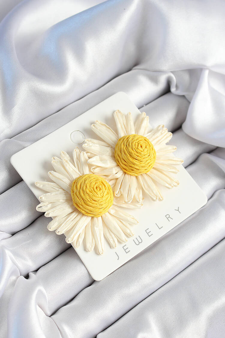 Daisy Pattern White And Yellow Color Women's Earrings - Brand: Ebijuteri - Women's Clothing Wholesale - Globality Store