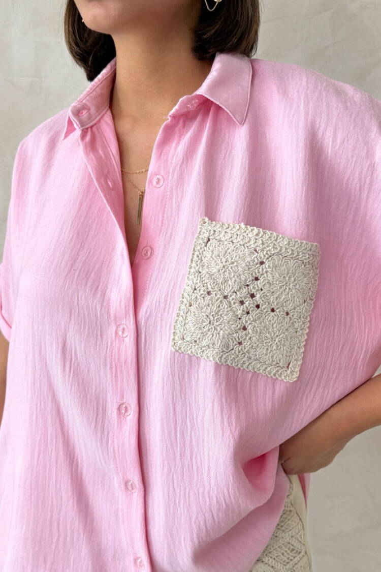 D2360 Linen Shirt With Applique Pockets