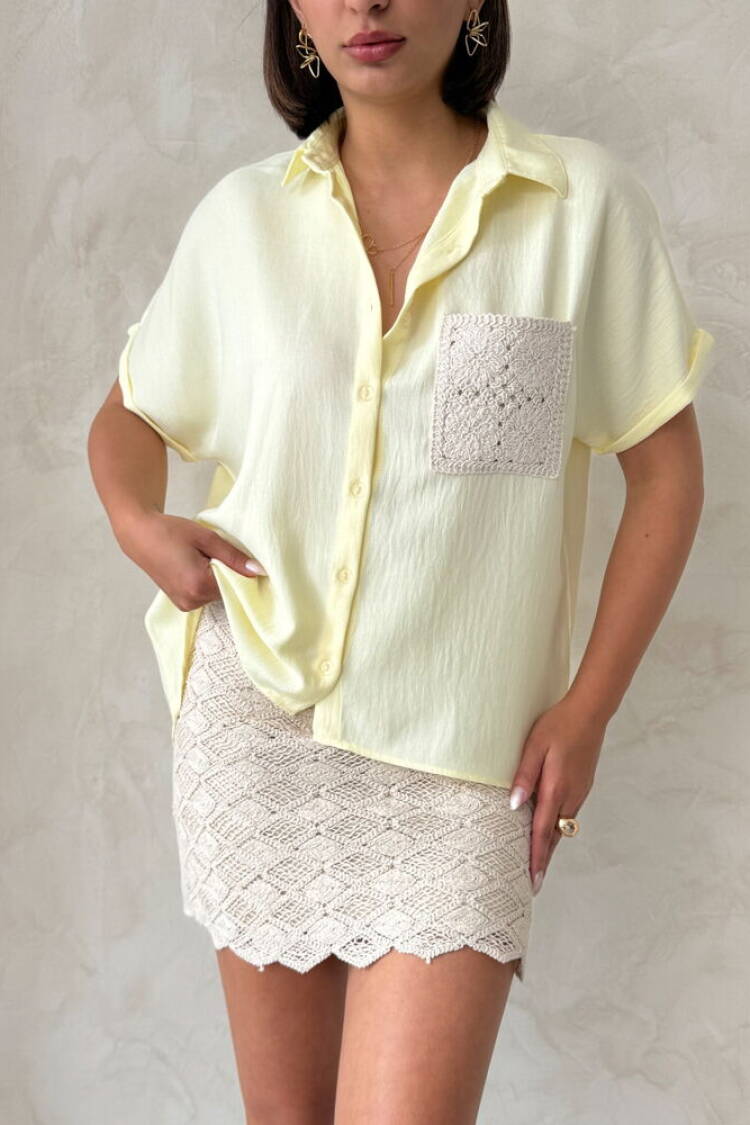 D2360 Linen Shirt With Applique Pockets