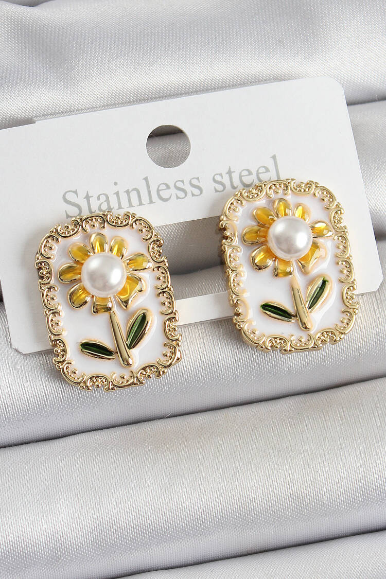 Gold Ethnic Earring - Brand: Ebijuteri - Women's Clothing Wholesale - Globality Store