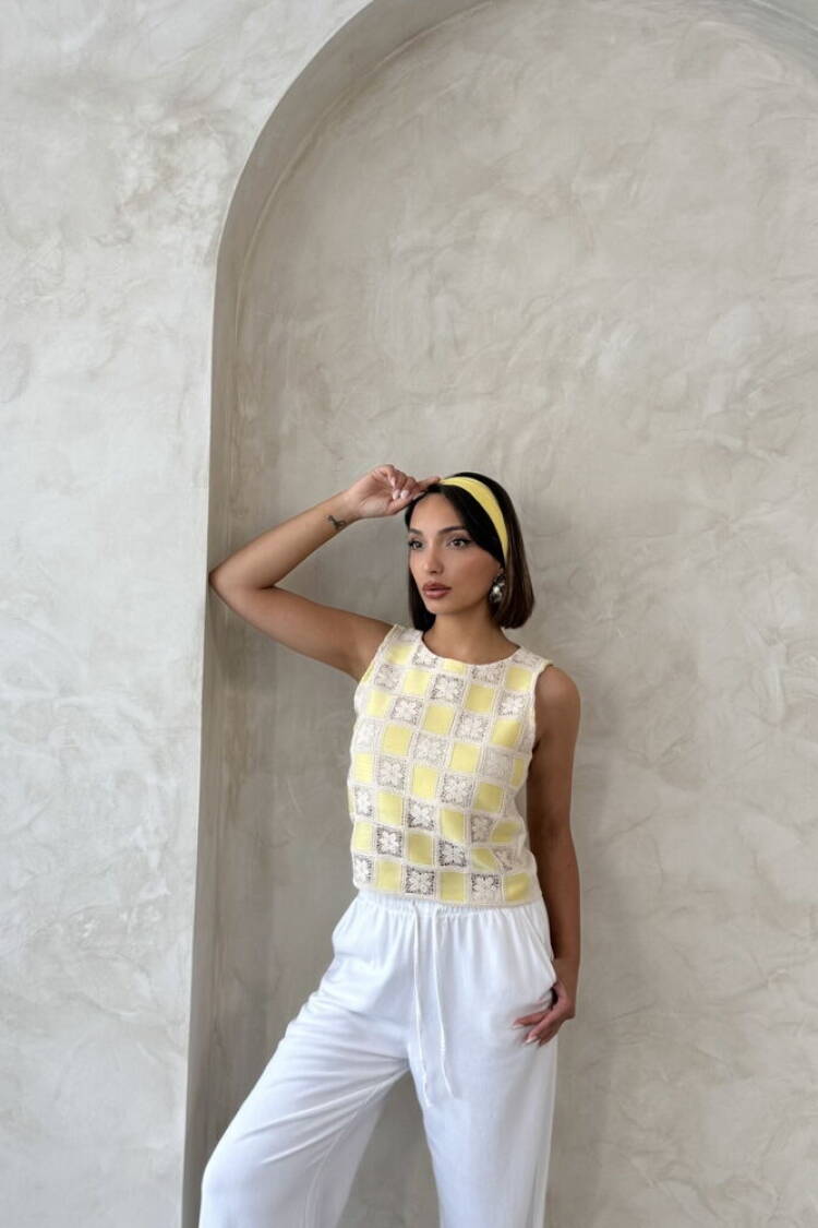 Retro Checkered Sleeveless Shirt