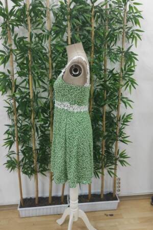 Green Floral A-Line Dress With V-Neck And Cap Sleeves - Brand: Janes - Women's Clothing Wholesale - Globality Store