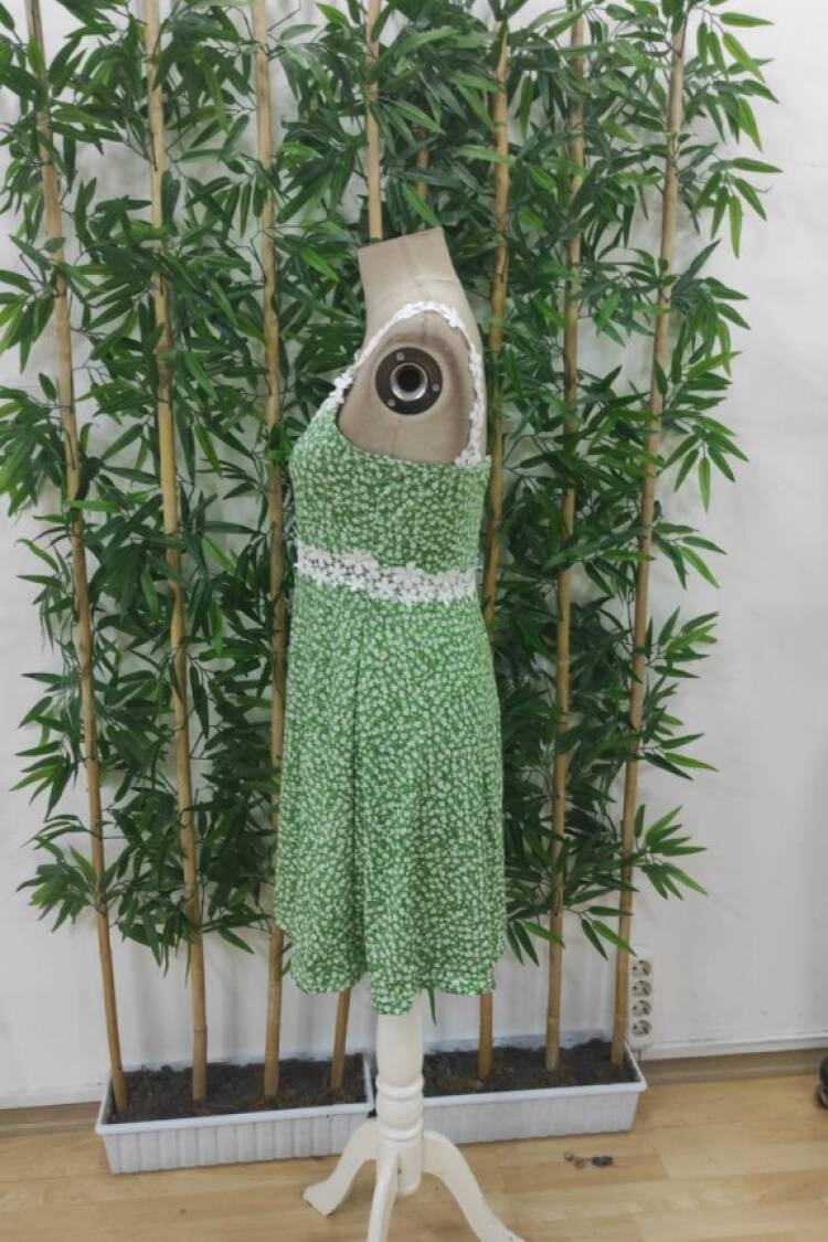 Green Floral A-Line Dress With V-Neck And Cap Sleeves