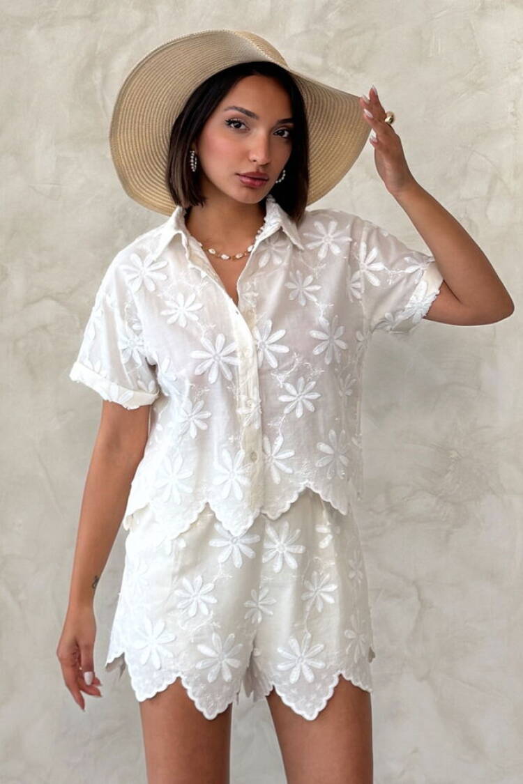 White Floral Buttoned Shirt With Notched Neck - Brand: Topshow - Women's Clothing Wholesale - Globality Store