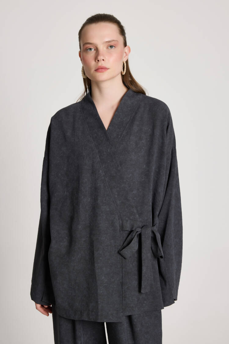Black Kimono Oversized Tie Closure V-Neck - Brand: First Angels - Women's Clothing Wholesale - Globality Store