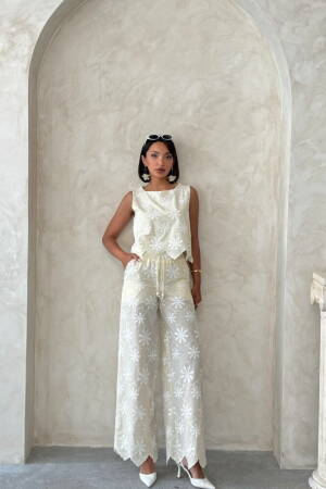 White Floral Palazzo Pants - Brand: Topshow - Women's Clothing Wholesale - Globality Store