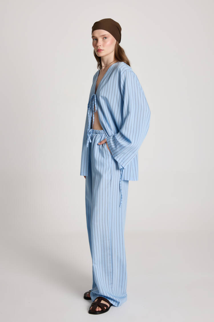 Striped Oversized Fit Suit With Tie Closure