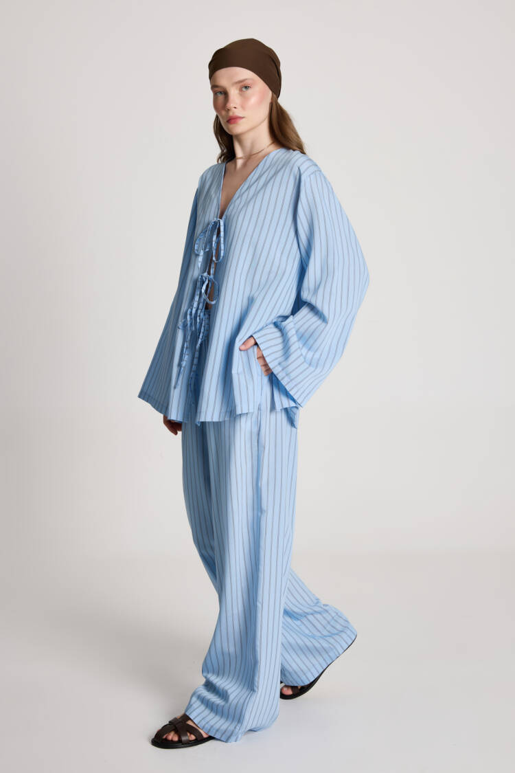 Striped Oversized Fit Suit With Tie Closure