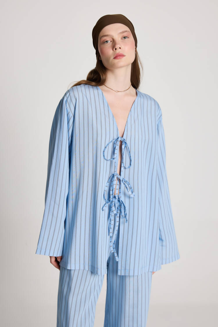 Striped Oversized Fit Suit With Tie Closure