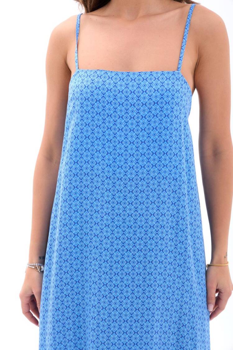 Elegant Maxi Slip Dress With Square Neck